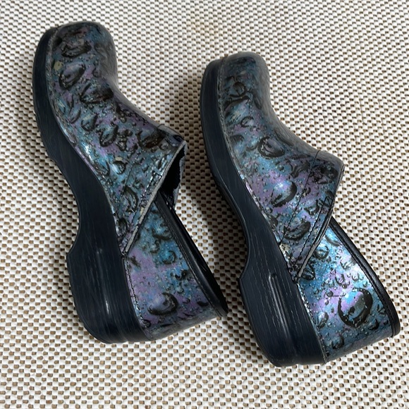 Dansko Professional Clogs Bluepurple Bubblerain Drop- Sz 40/9.5/10 - Picture 3 of 10